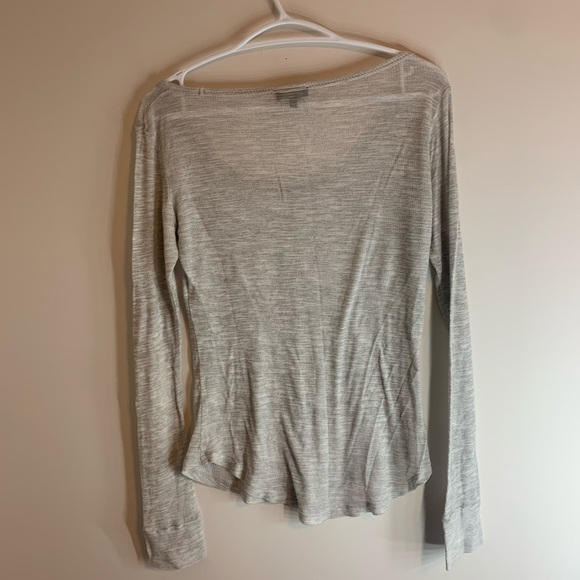 Aritzia long sleeve - Picture 3 of 3